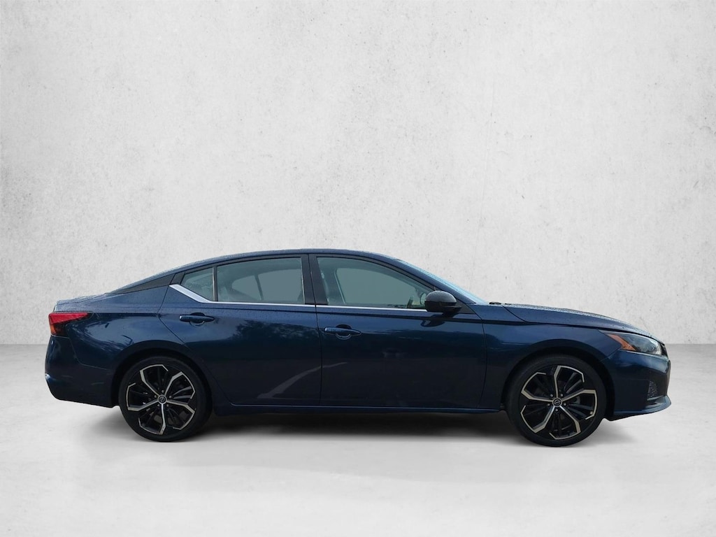 Used 2023 Nissan Altima 2.5 SR Sedan