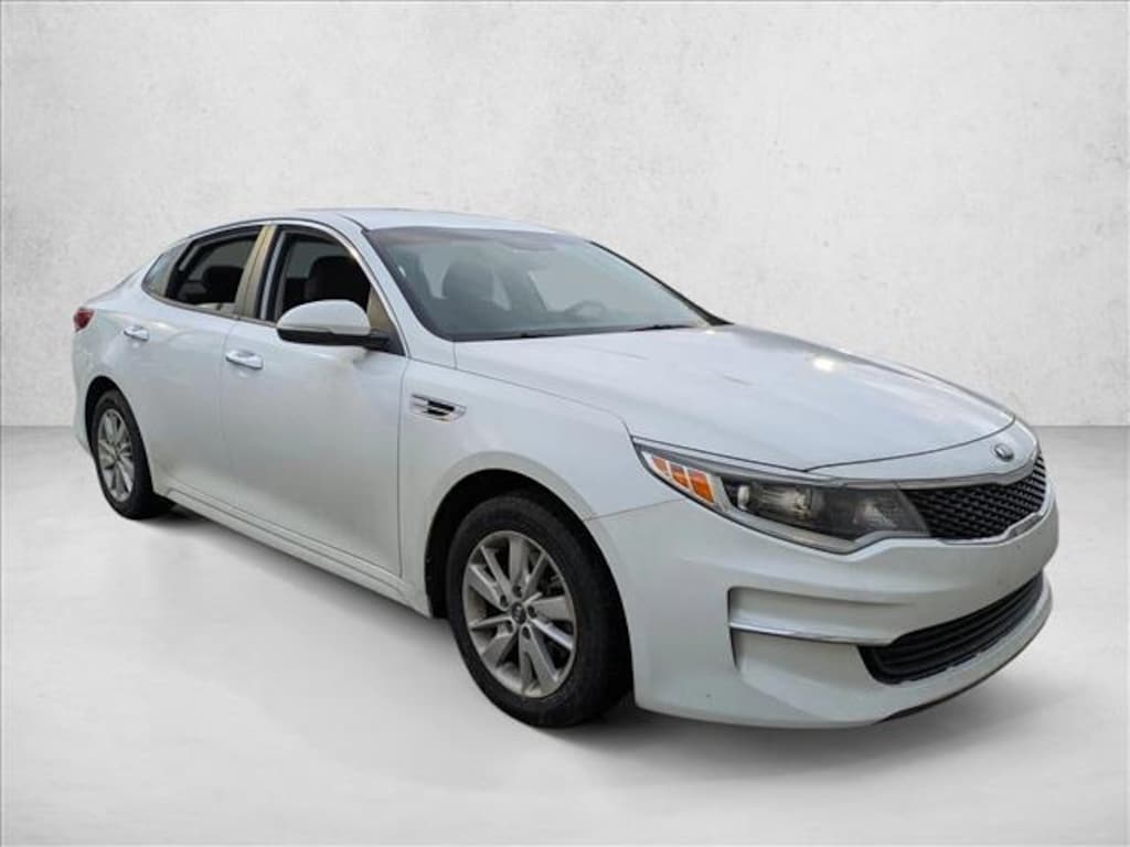 Used 2018 Kia Optima LX Sedan