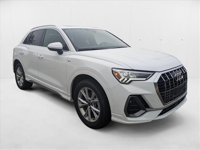 2023 Audi Q3 S line Premium photo 3