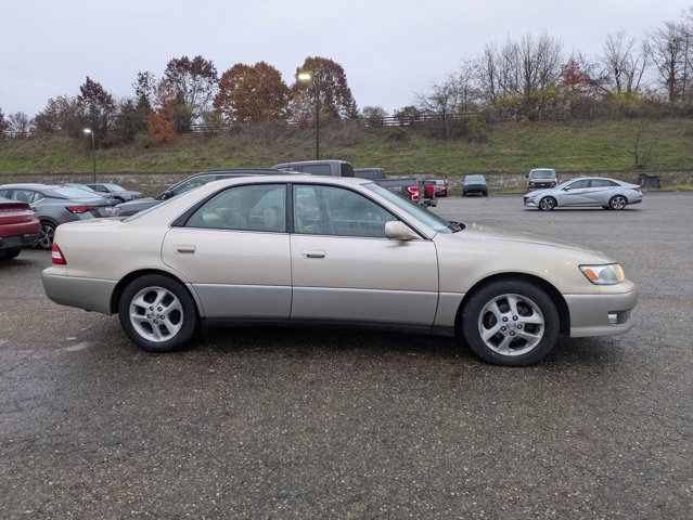 2001 Lexus ES 300 photo 4