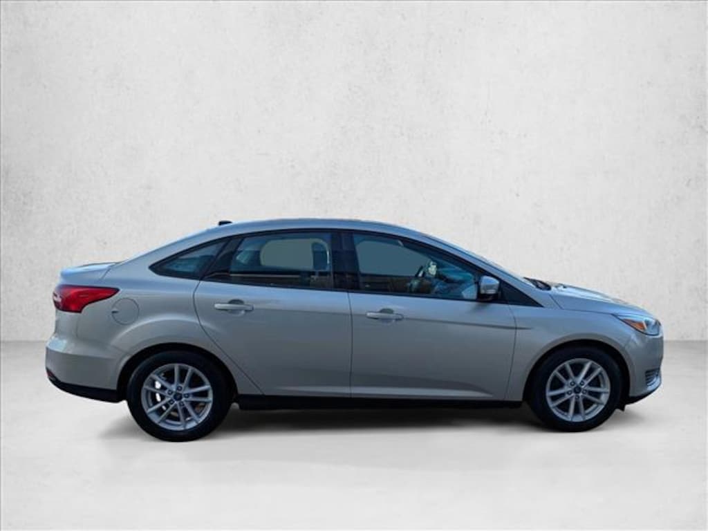 Used 2017 Ford Focus SE Sedan