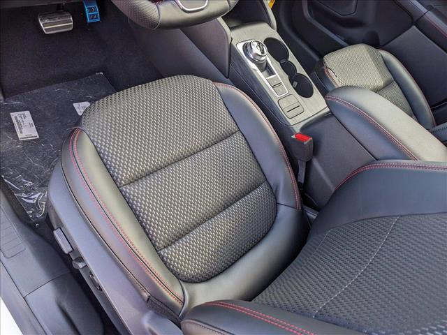 2024 Ford Escape ST-Line photo 4