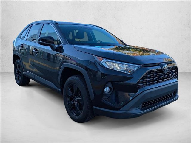 2021 Toyota RAV4 XLE photo 2