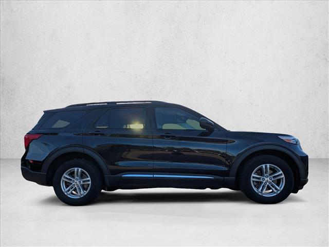 2023 Ford Explorer XLT photo 4