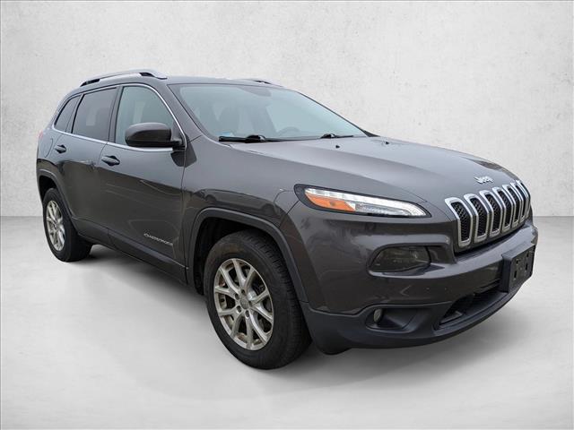 2017 Jeep Cherokee Latitude photo 2