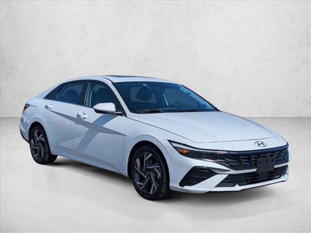Used 2025 Hyundai Elantra SEL Convenience Sedan