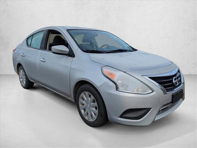 2017 Nissan Versa SV Sedan photo 2
