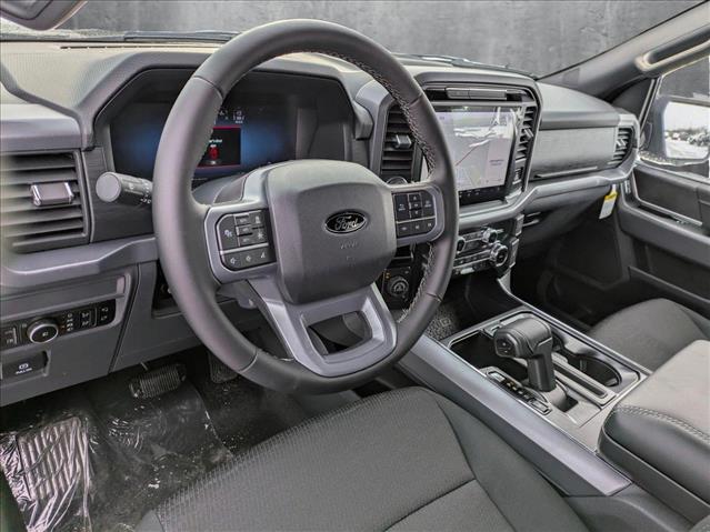 2025 Ford F-150 XLT photo 3