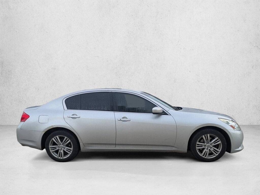 Used 2015 INFINITI Q40 Sedan