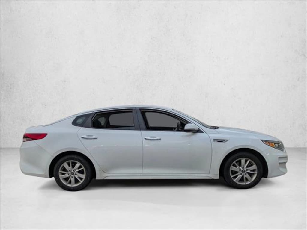 Used 2018 Kia Optima LX Sedan