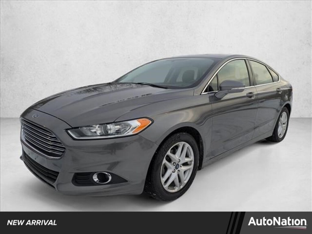 Used 2014 Ford Fusion SE Sedan
