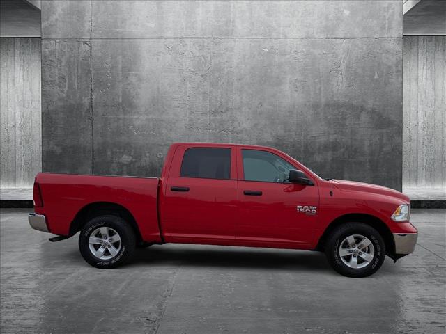 2022 Ram 1500 Classic SLT photo 4