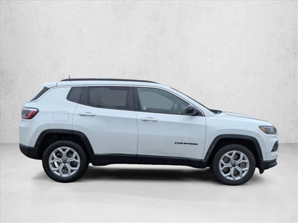 Used 2025 Jeep Compass Latitude SUV