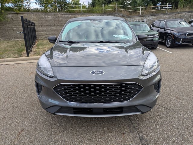 2022 Ford Escape SE photo 2