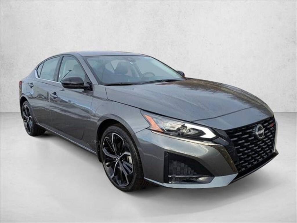 Used 2025 Nissan Altima SR Sedan