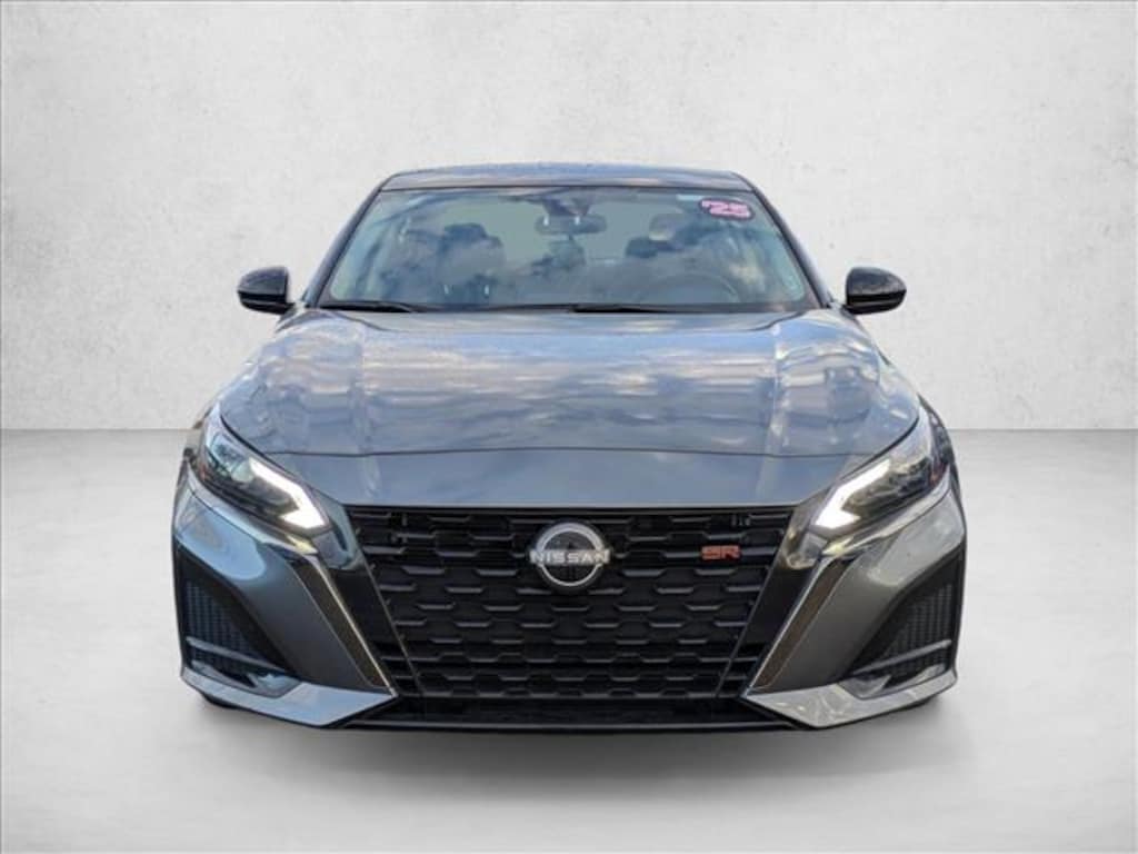 Used 2025 Nissan Altima SR Sedan