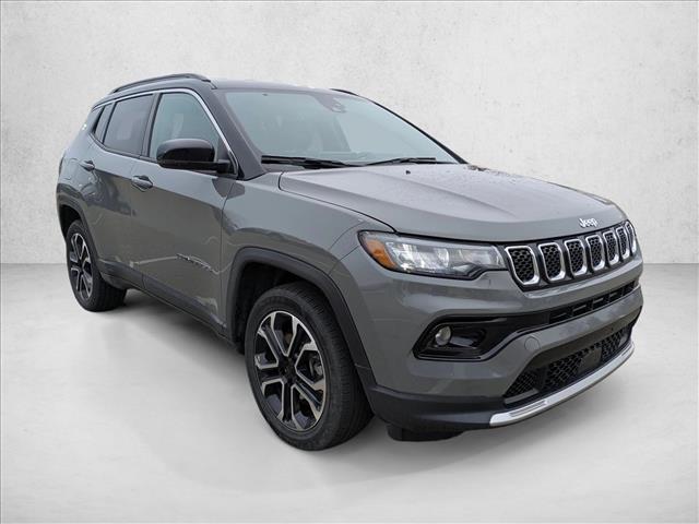 2023 Jeep Compass Limited photo 3