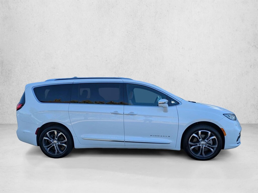 Used 2022 Chrysler Pacifica Pinnacle Van Passenger Van