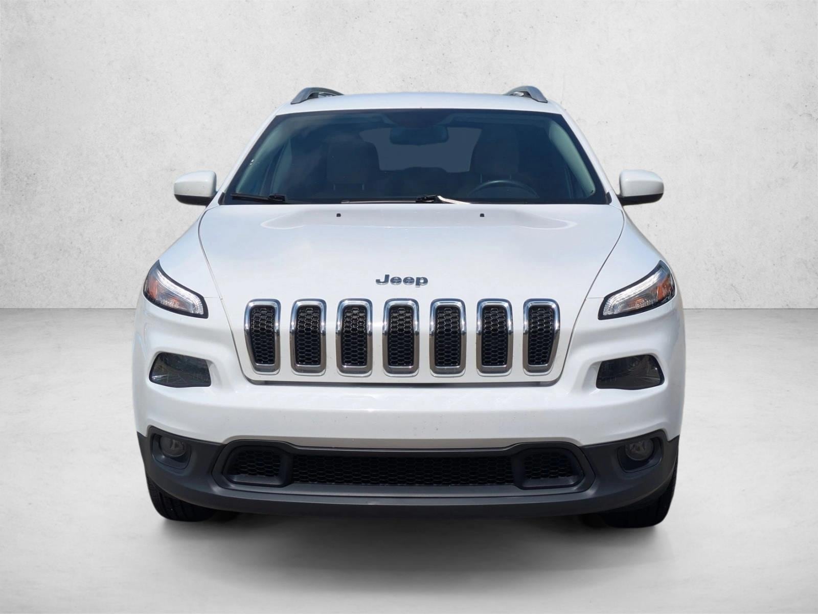 Used 2018 Jeep Cherokee Latitude with VIN 1C4PJMCB9JD516237 for sale in North Canton, OH