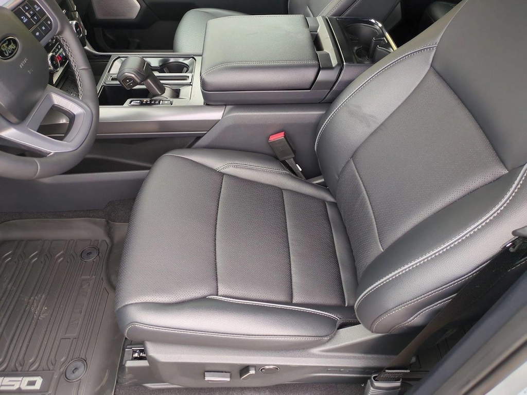 New 2026 Ford F-150 LARIAT Truck SuperCrew Cab