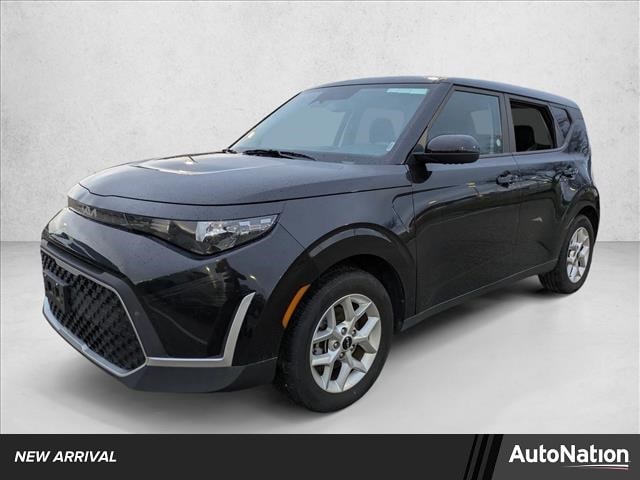 2024 Kia Soul LX's photo