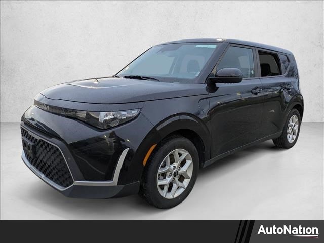 2024 Kia Soul LX's photo