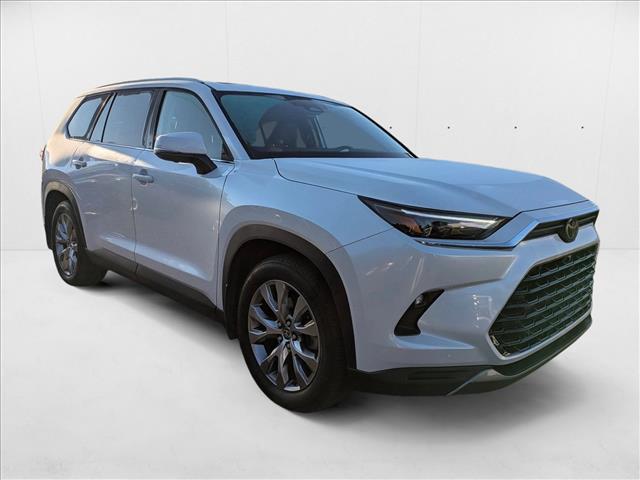 2024 Toyota Highlander Hybrid Limited photo 3