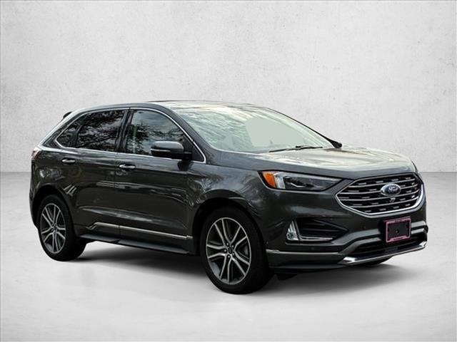2019 Ford Edge Titanium photo 3