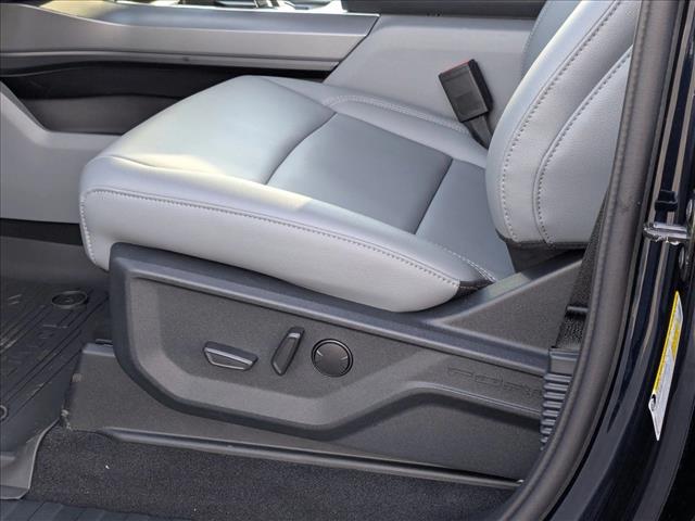 2025 Ford F-150 Lightning photo 3