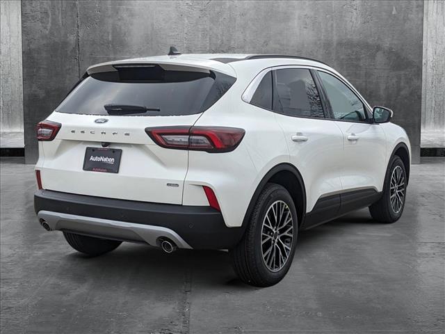 2024 Ford Escape photo 2
