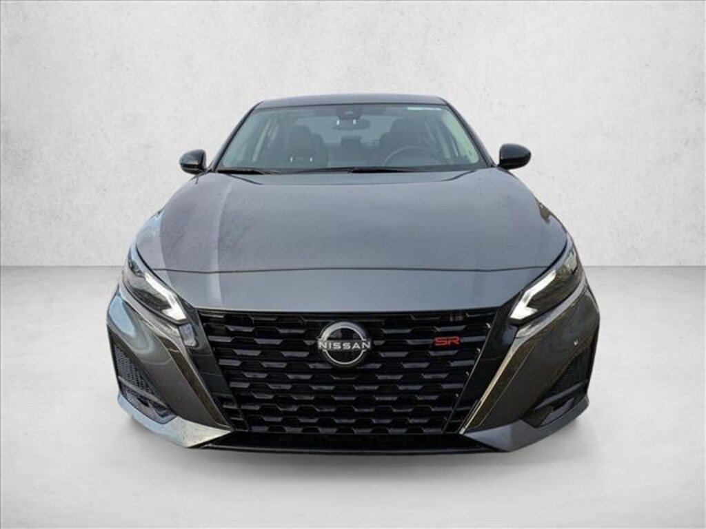 Used 2025 Nissan Altima SR Sedan
