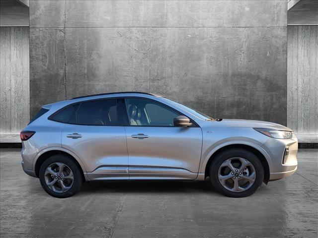 2023 Ford Escape ST-Line photo 4