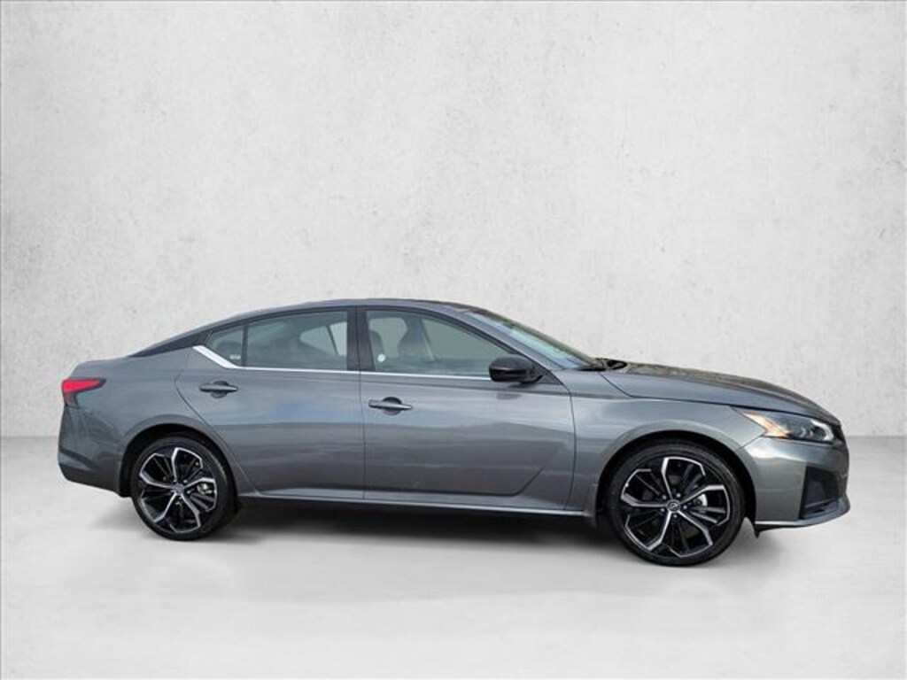 Used 2025 Nissan Altima SR Sedan