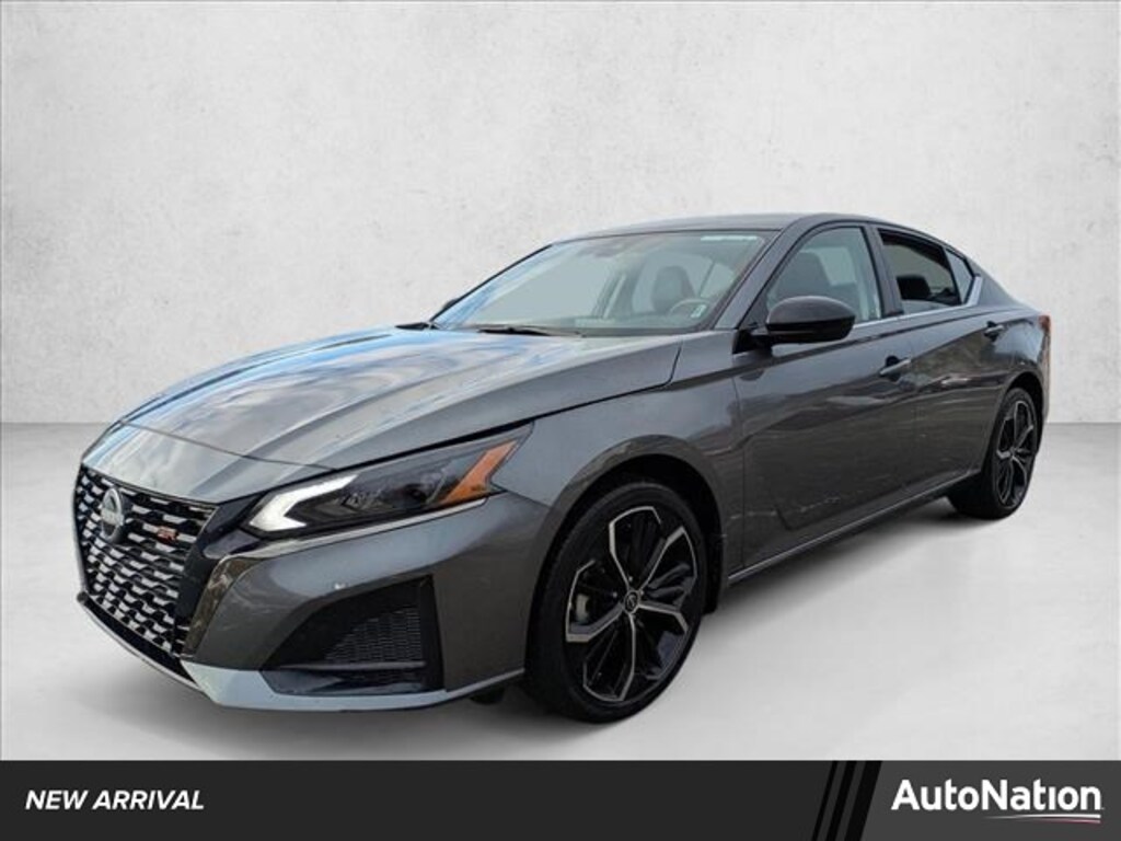 Used 2025 Nissan Altima SR Sedan