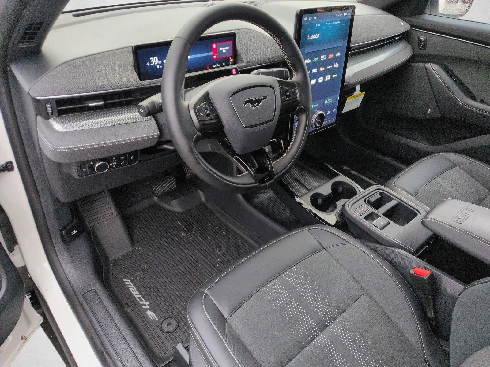 2025 Ford Mustang Mach-E GT - Photo 3