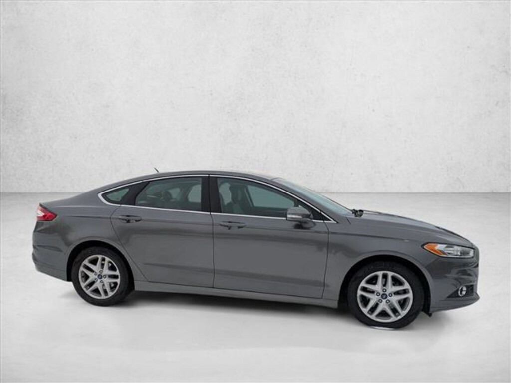 Used 2014 Ford Fusion SE Sedan