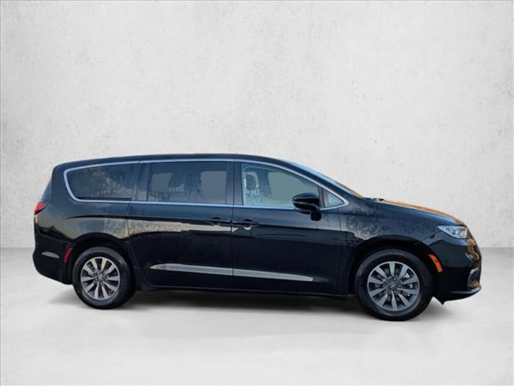 Used 2024 Chrysler Pacifica Plug-In Hybrid Hybrid Select Van Passenger Van