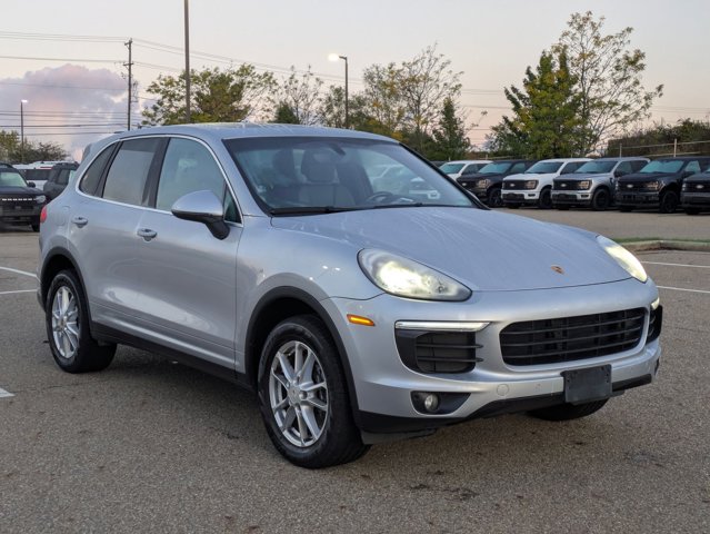 2016 Porsche Cayenne Base photo 3