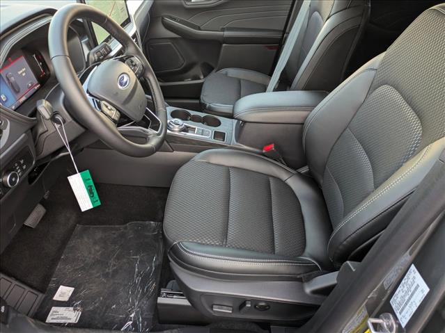 2025 Ford Escape photo 3