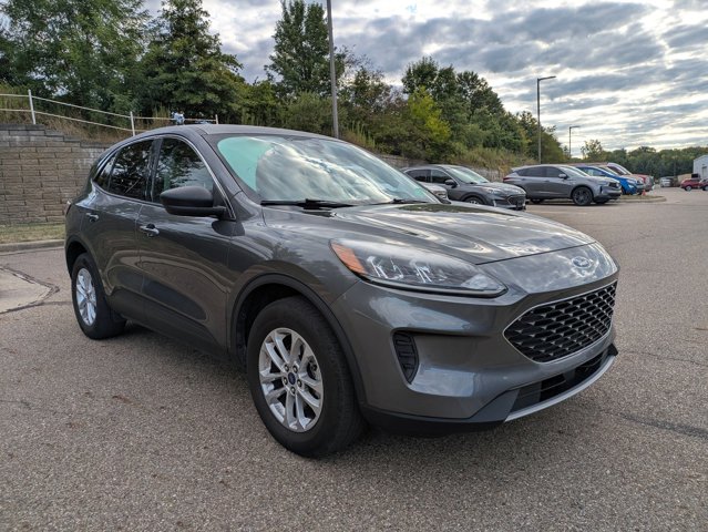 2022 Ford Escape SE photo 3