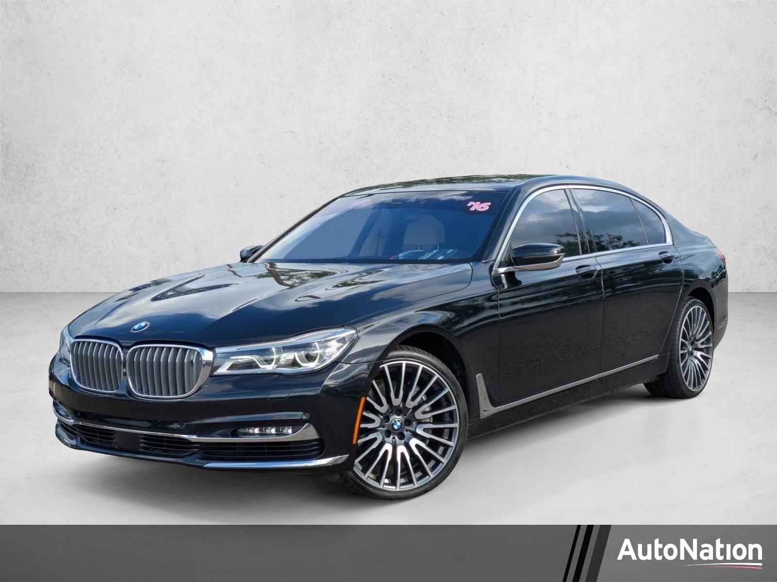 2016 BMW 7 Series 750i xDrive's photo