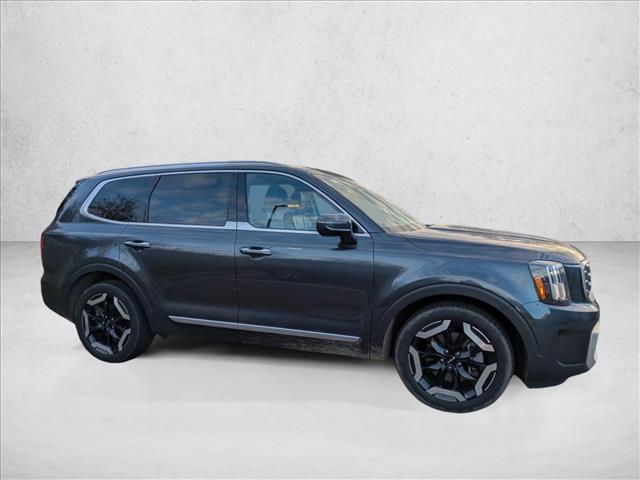2023 Kia Telluride S photo 4