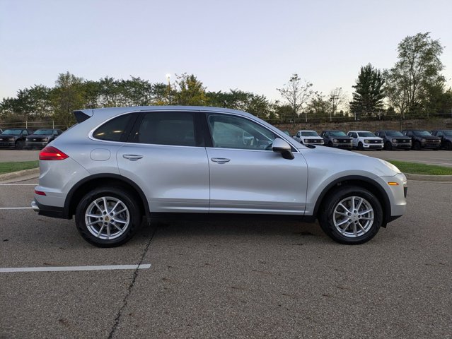 2016 Porsche Cayenne Base photo 4