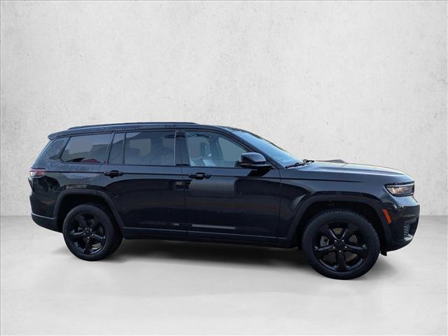 2021 Jeep Grand Cherokee Altitude photo 4