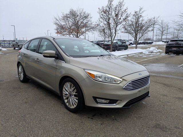 2015 Ford Focus Titanium photo 2