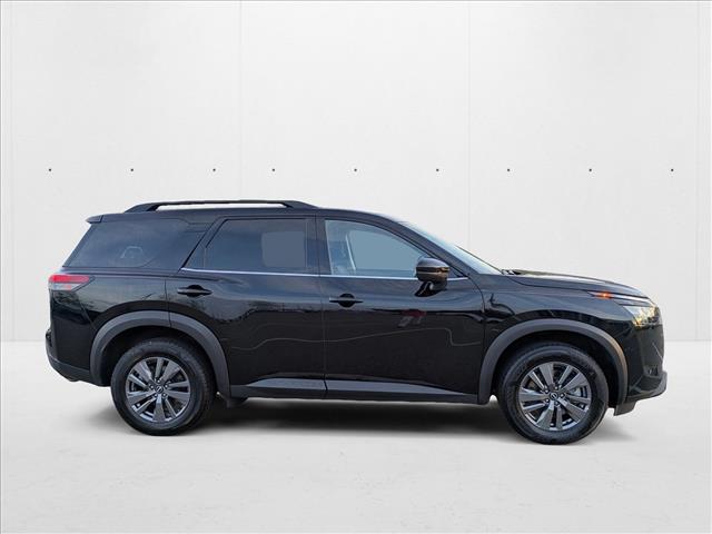 2024 Nissan Pathfinder SV photo 4