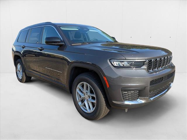 2023 Jeep Grand Cherokee Laredo photo 3
