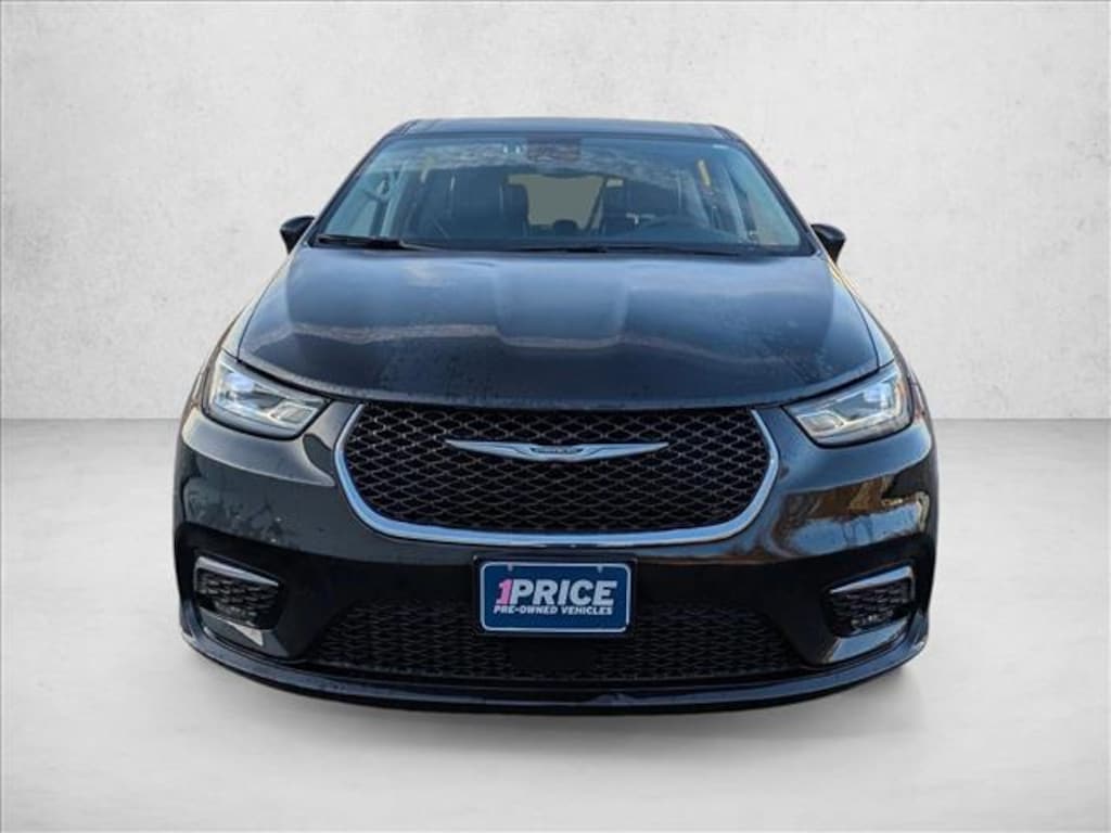 Used 2024 Chrysler Pacifica Plug-In Hybrid Hybrid Select Van Passenger Van