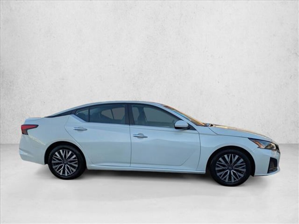 Used 2023 Nissan Altima 2.5 SV Sedan