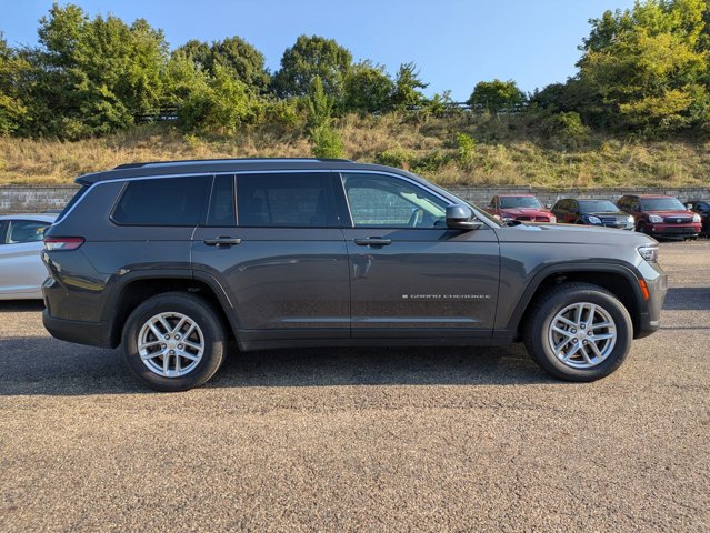 2023 Jeep Grand Cherokee Laredo photo 4